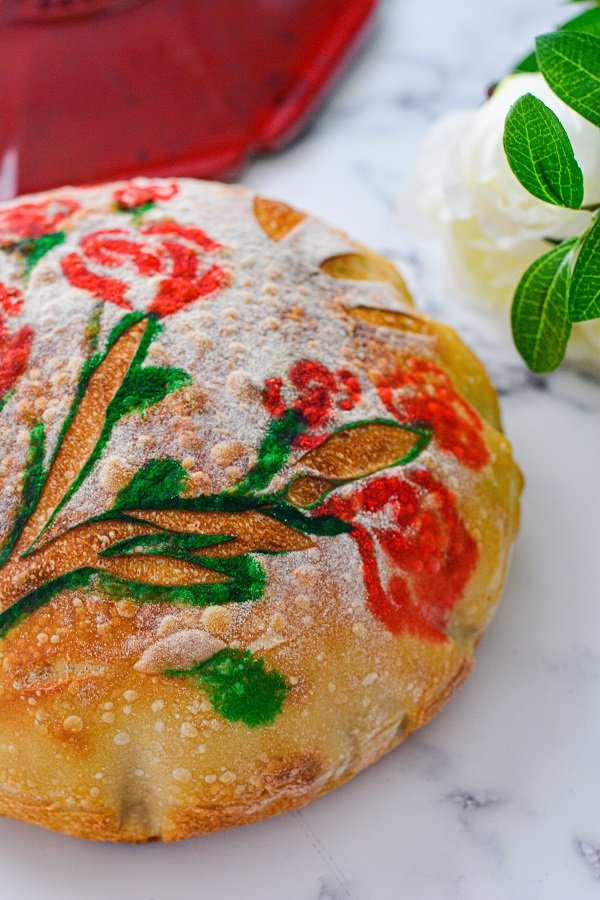 flower painted crust bread